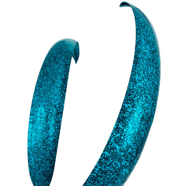 A detailed view of the Aqua Swirl Wind Spinner’s curved blue blades, featuring a glittering, reflective finish designed for smooth spinning.