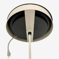 Beige Erva heated bird bath with pole, ideal for preventing water from freezing in cold weather