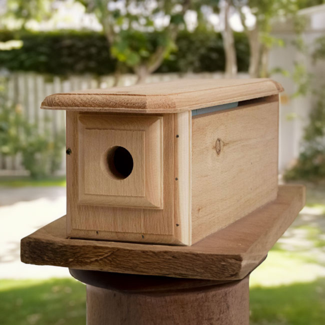 Coveside Horizontal Bluebird House – Attract bluebirds with this beautifully designed, weather-resistant wooden birdhouse