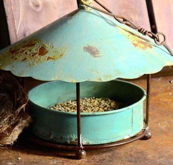 Antique Birdie Buffet Tray Feeder with Roof